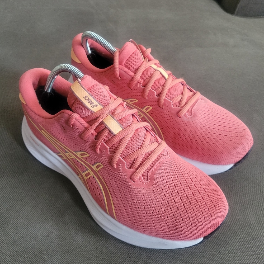 Asics GEL-Excite 11 Women Running Shoe Size 10.5 Coral